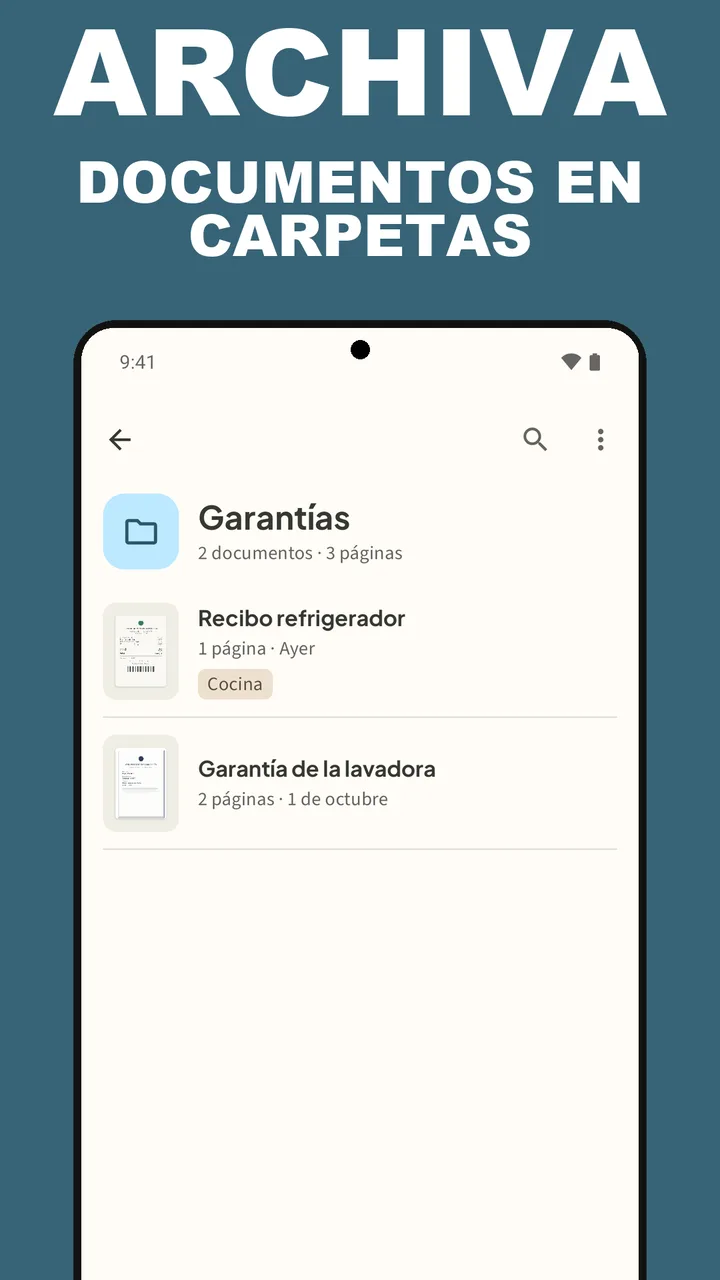 Carpeta Garantías de Filetray con un recibo del refrigerador con la etiqueta Cocina y la garantía de la lavadora, bajo el texto Archiva documentos en carpetas